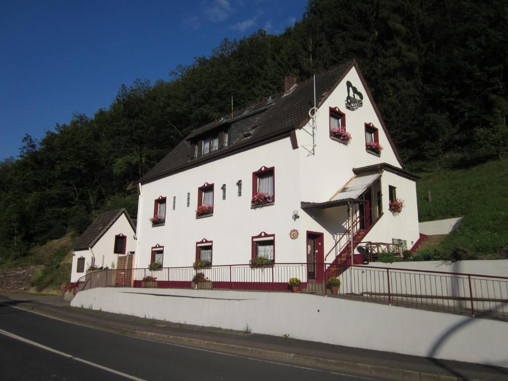 Gastehaus Am Fels Hotel Altenahr Bagian luar foto